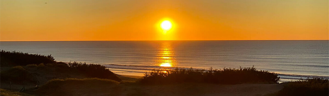 Atardecer en la playa de Carilo